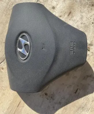 Hyundai Accent V Steering wheel airbag