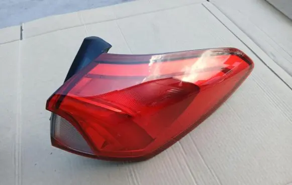 Ford Focus Rear/tail lights JX7B-13404-HE