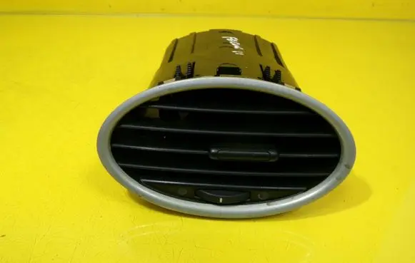 Ford Focus Dashboard side air vent grill/cover trim 4M51-A014L21-AD