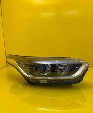 KIA Ceed Headlight/headlamp 92102J7050