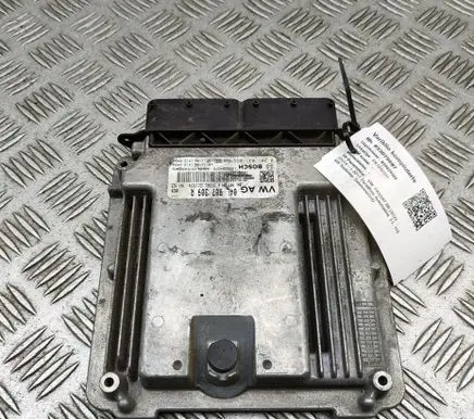 Volkswagen PASSAT B8 Engine control unit/module 04L907309R 0281031066