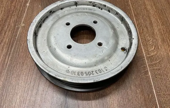 Mercedes-Benz E W124 Water pump pulley 1032050310 1031580088 1230500175