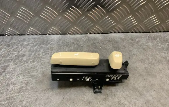 Lexus RX XU10 Seat control switch 18A013