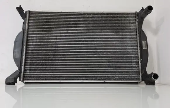 Audi A4 S4 B7 8E 8H Coolant radiator 8E0121251A