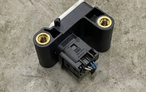 BMW X5 E70 Airbag deployment crash/impact sensor 0285003900 505818 6911003