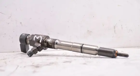 Volkswagen Golf VI Fuel injector 03L130277B
