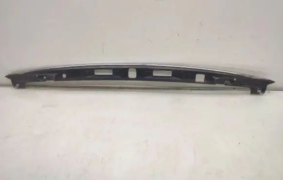 Lexus GS 250 350 300H 450H Trunk door license plate light bar 