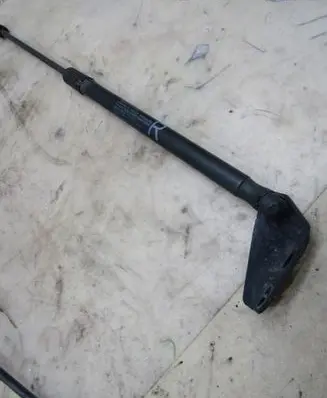 Suzuki SX4 S-Cross Tailgate strut KRIS235789