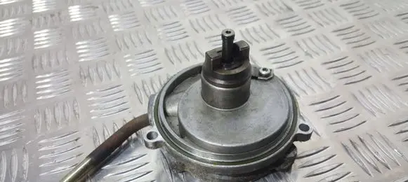 Vacuum pump