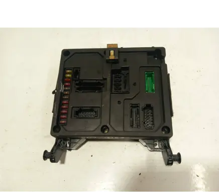 Ford Galaxy Fuse module s110730300