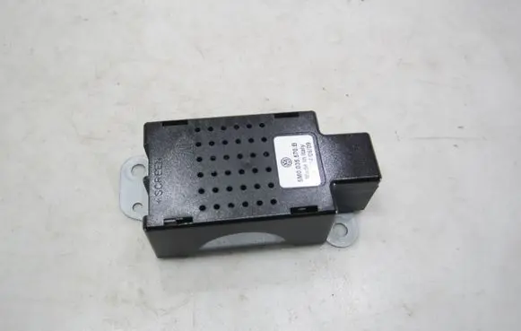 Volkswagen Golf VI Aerial antenna amplifier 5M0035570B