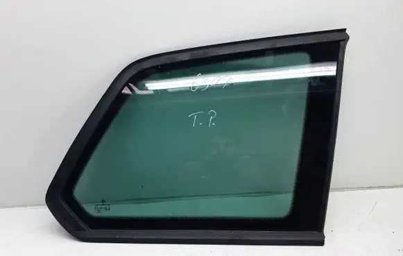 Volkswagen Golf VII Rear side window