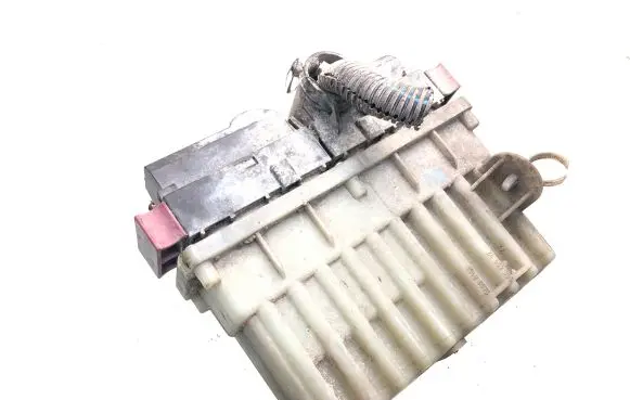 Opel Zafira A Fan control module 24462346 15408375
