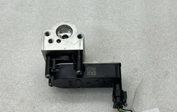 Audi A3 8Y Air conditioning (A/C) expansion valve 85E816682J EA360S1B4B
