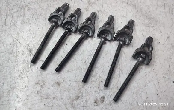 BMW X5 E70 Fuel Injector clamp holder 