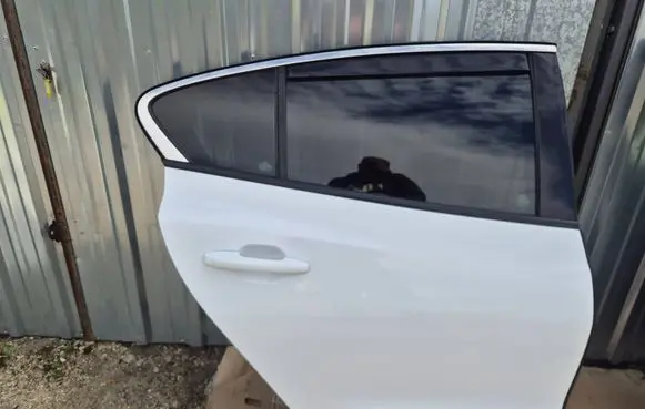 Ford Focus Rear door 