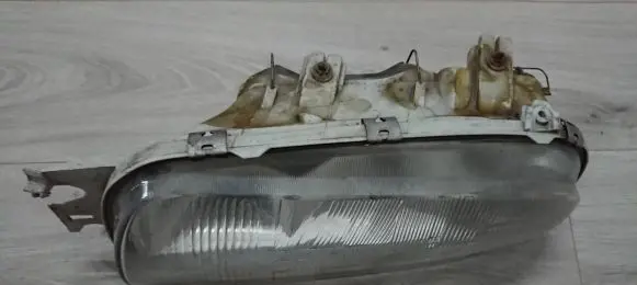 Ford Fiesta Headlight/headlamp