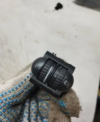 Volkswagen Golf V Headlight level height control switch 1K0941333D