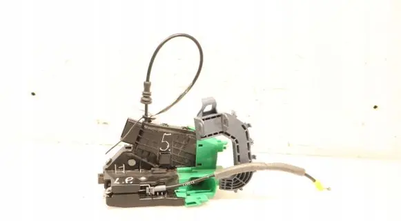 Hyundai i30 Front door lock 81310-G3040