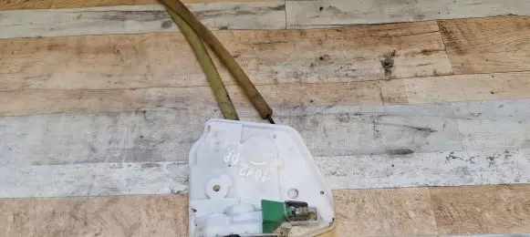 Mazda 2 Front door lock 
