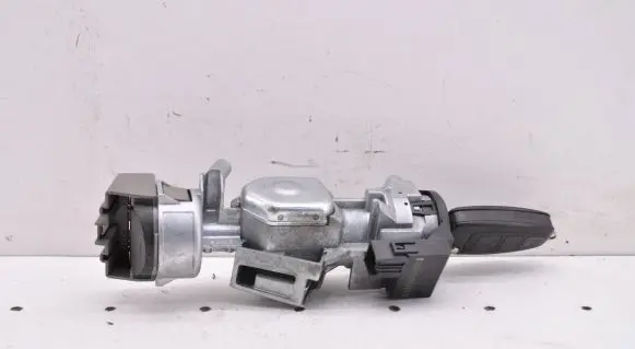 Ford C-MAX II Ignition lock 3M513F880AE