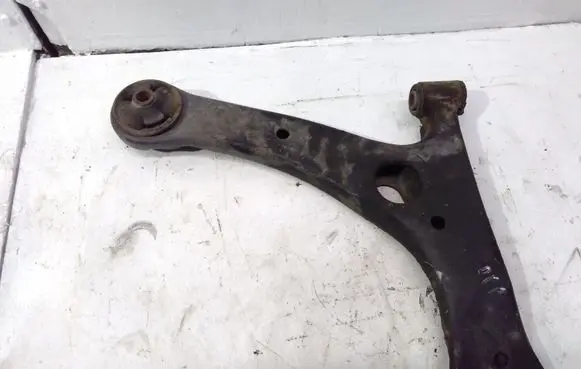 Toyota Corolla Verso AR10 Front lower control arm/wishbone