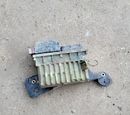Opel Zafira A Coolant fan relay 12416841 1241684