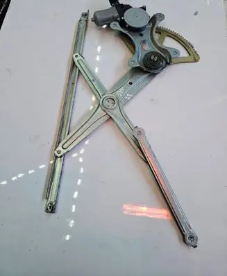 Lexus RX 330 - 350 - 400H Front door electric window regulator 8572058010
