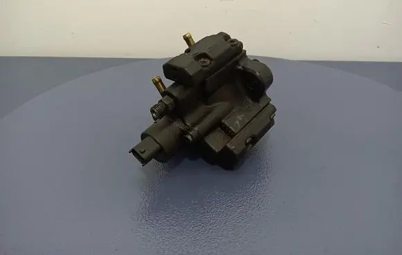 BMW 3 E46 Fuel injection high pressure pump 2247798