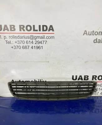 Opel Zafira B Front bumper lower grill 13124978