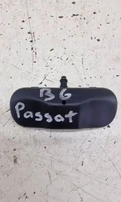 Volkswagen PASSAT B6 Windshield washer spray nozzle 5M0955986C