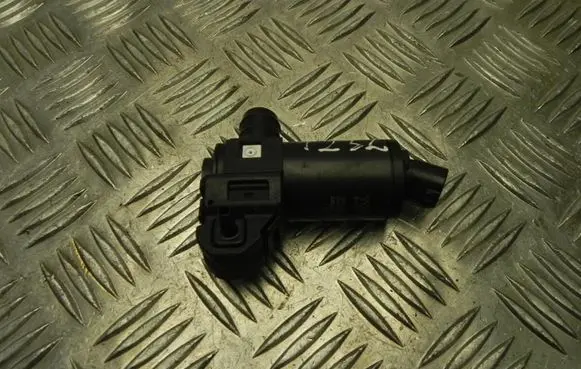 Lexus RX 330 - 350 - 400H Headlight washer pump 853300E030 V857
