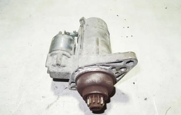 Volkswagen Caddy Starter motor 02Z911023H