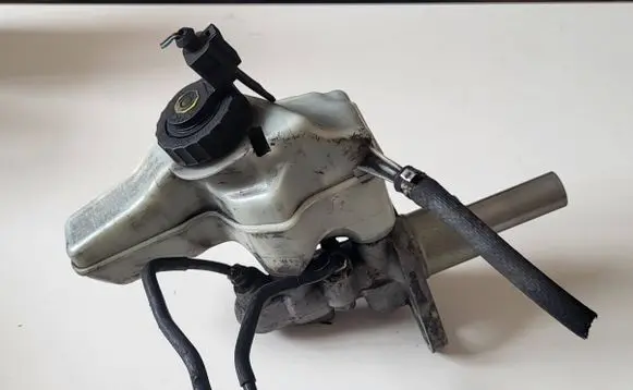 Volkswagen PASSAT B6 Master brake cylinder 3C2611301