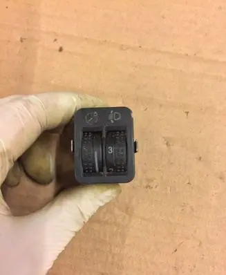 Volkswagen Golf IV Headlight level height control switch 1J0941333A