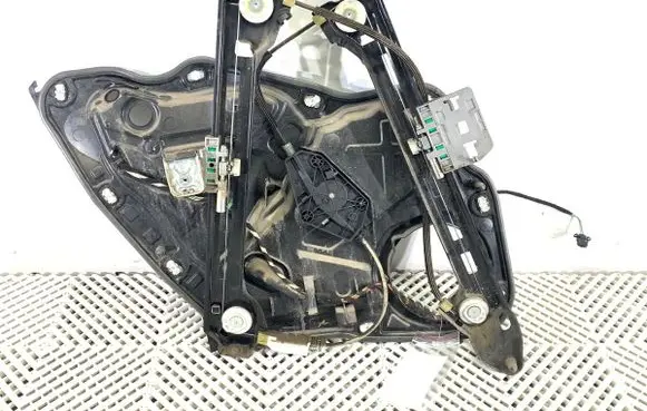 Volkswagen PASSAT CC Rear door window regulator with motor