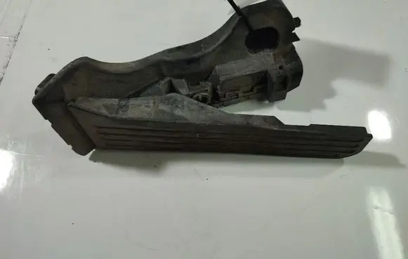 Volkswagen Golf V Accelerator throttle pedal 1K1721503P