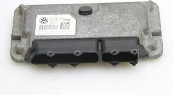 Volkswagen Polo V 6R Engine control unit/module 03C906024CN