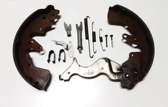 Suzuki Grand Vitara II Handbrake/parking brake pads C120R C120