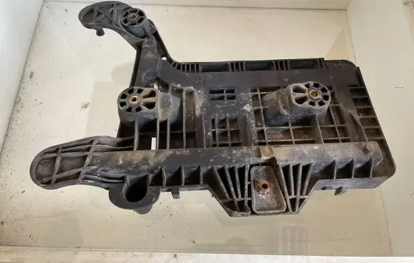 Battery box tray