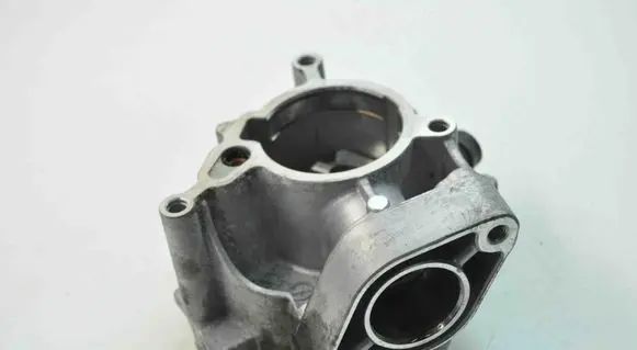 Volkswagen Golf VII Vacuum pump 06L145100F