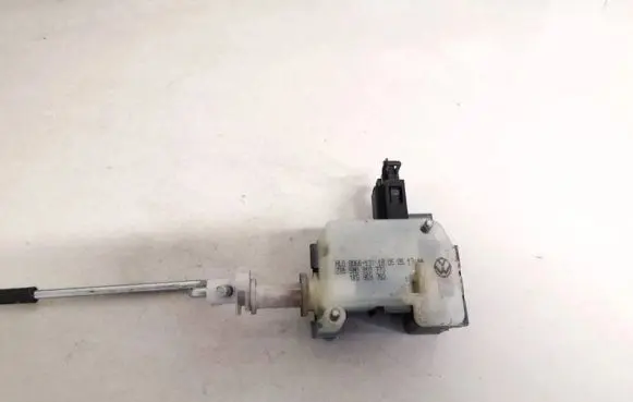 Volkswagen Golf Plus Central locking motor 1k5959782 5m0810773