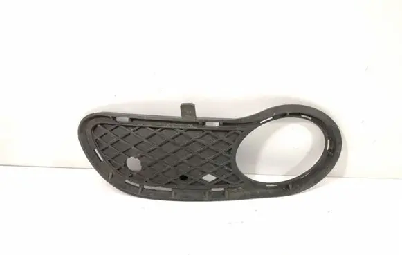 Mercedes-Benz C W203 Front bumper lower grill 2038851023 A2038851023