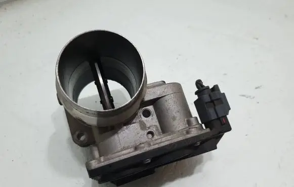 Hyundai Santa Fe Throttle valve 351002F900