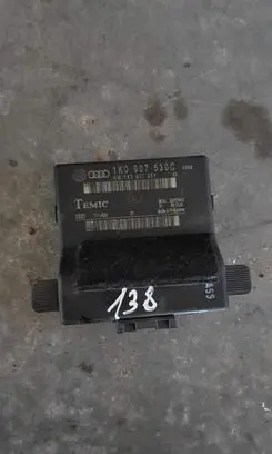 Volkswagen PASSAT B7 Gateway control module 1K0907530F 1K0907951