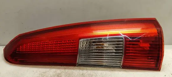 Volvo V70 Rear/tail lights 9154494