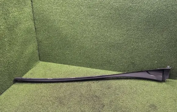 Renault Trafic III (X82) Windshield trim 727608750R 104555A2 104553A2