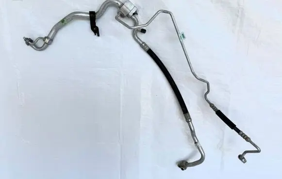 Ford Focus Air conditioning (A/C) pipe/hose AV1119E881AB