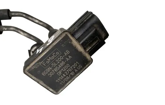Volvo XC70 Exhaust gas pressure sensor 6G9N5L200AB 111442707201 30785486AA
