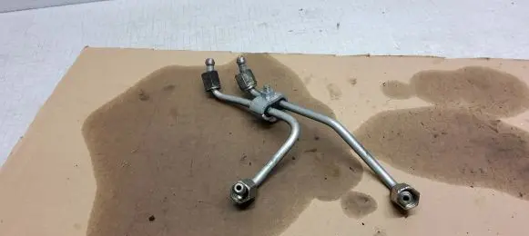 Toyota Verso Fuel injector supply line/pipe 